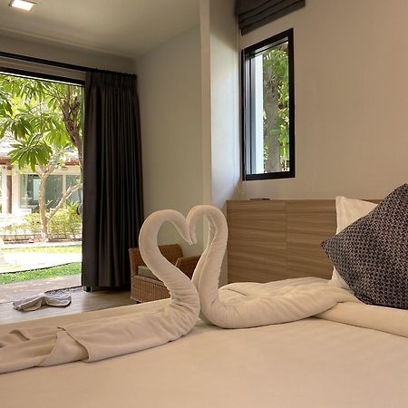 Chez Nous Boutique Resort Haad Chao Samran Exterior photo
