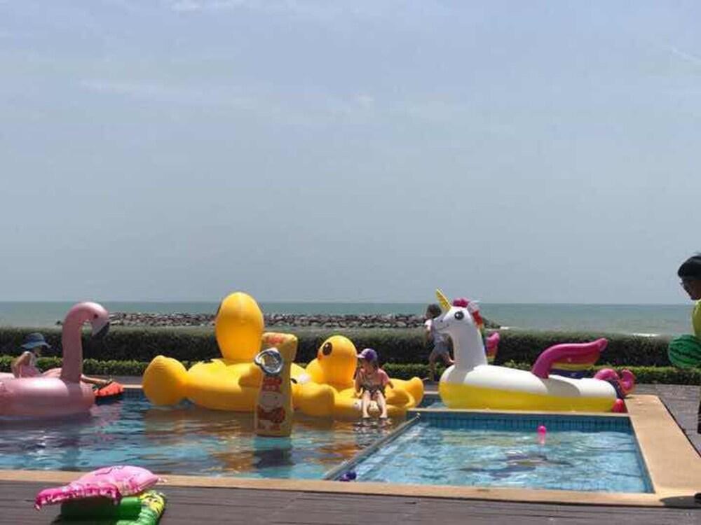 Chez Nous Boutique Resort Haad Chao Samran Exterior photo