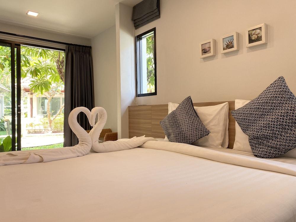 Chez Nous Boutique Resort Haad Chao Samran Exterior photo