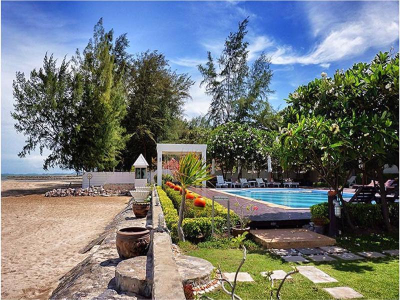 Chez Nous Boutique Resort Haad Chao Samran Exterior photo
