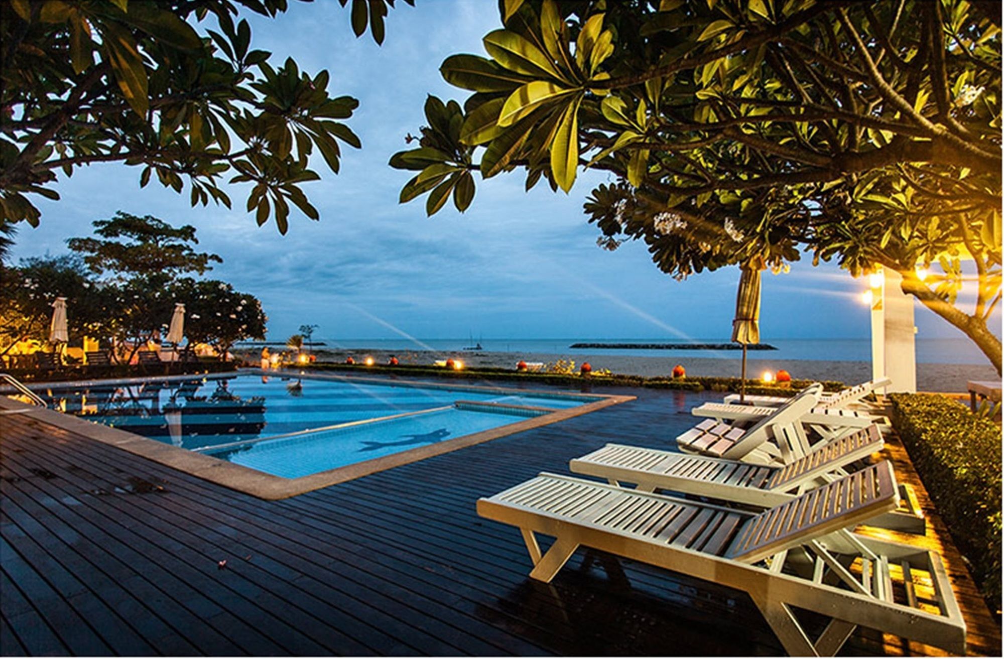 Chez Nous Boutique Resort Haad Chao Samran Exterior photo