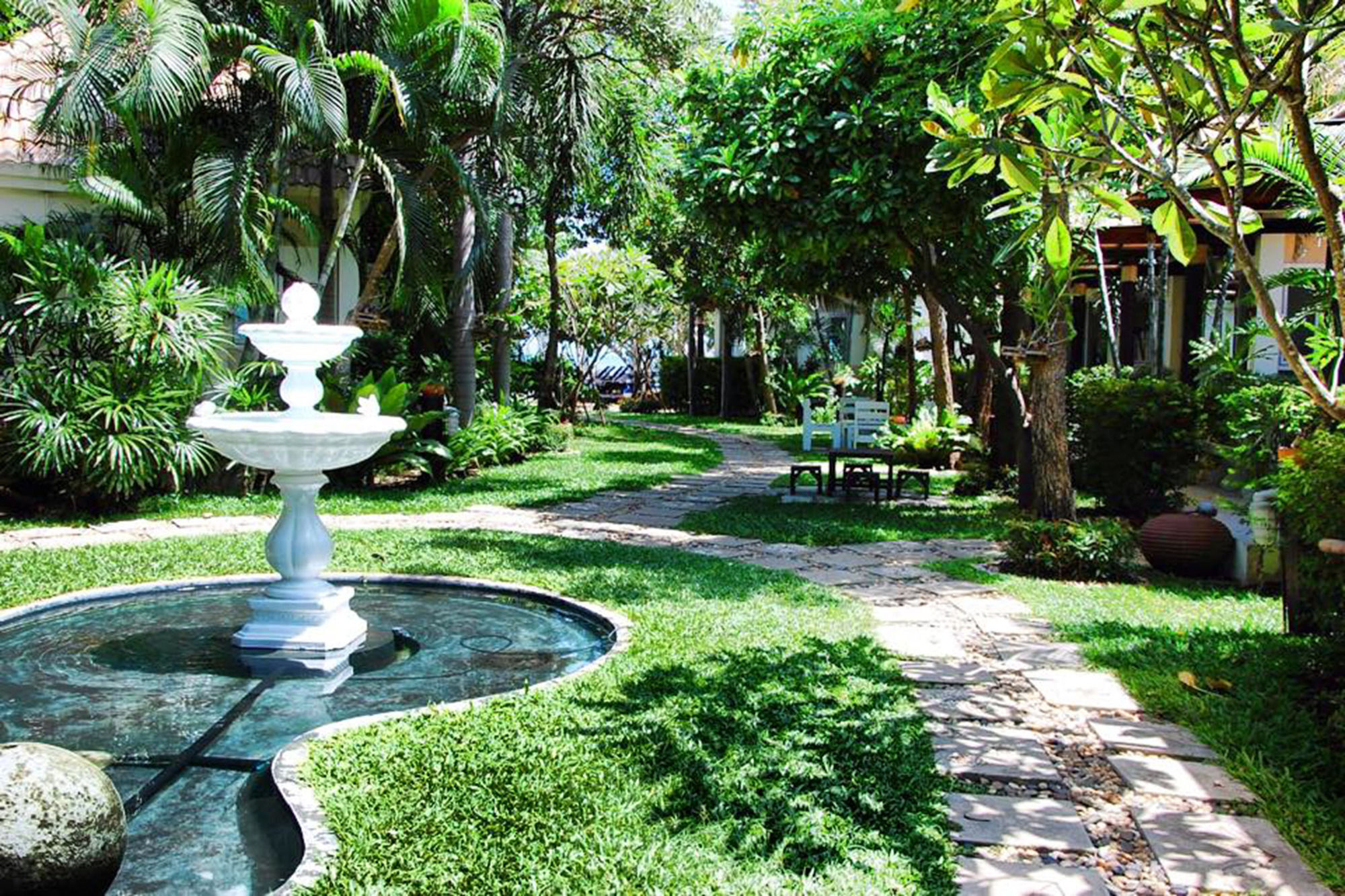 Chez Nous Boutique Resort Haad Chao Samran Exterior photo