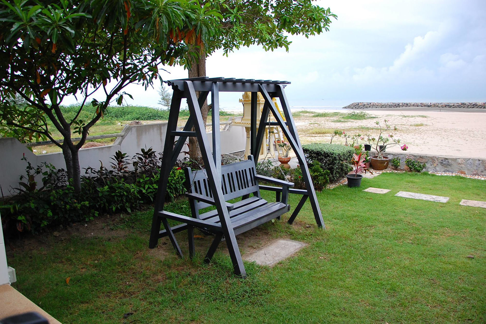 Chez Nous Boutique Resort Haad Chao Samran Exterior photo