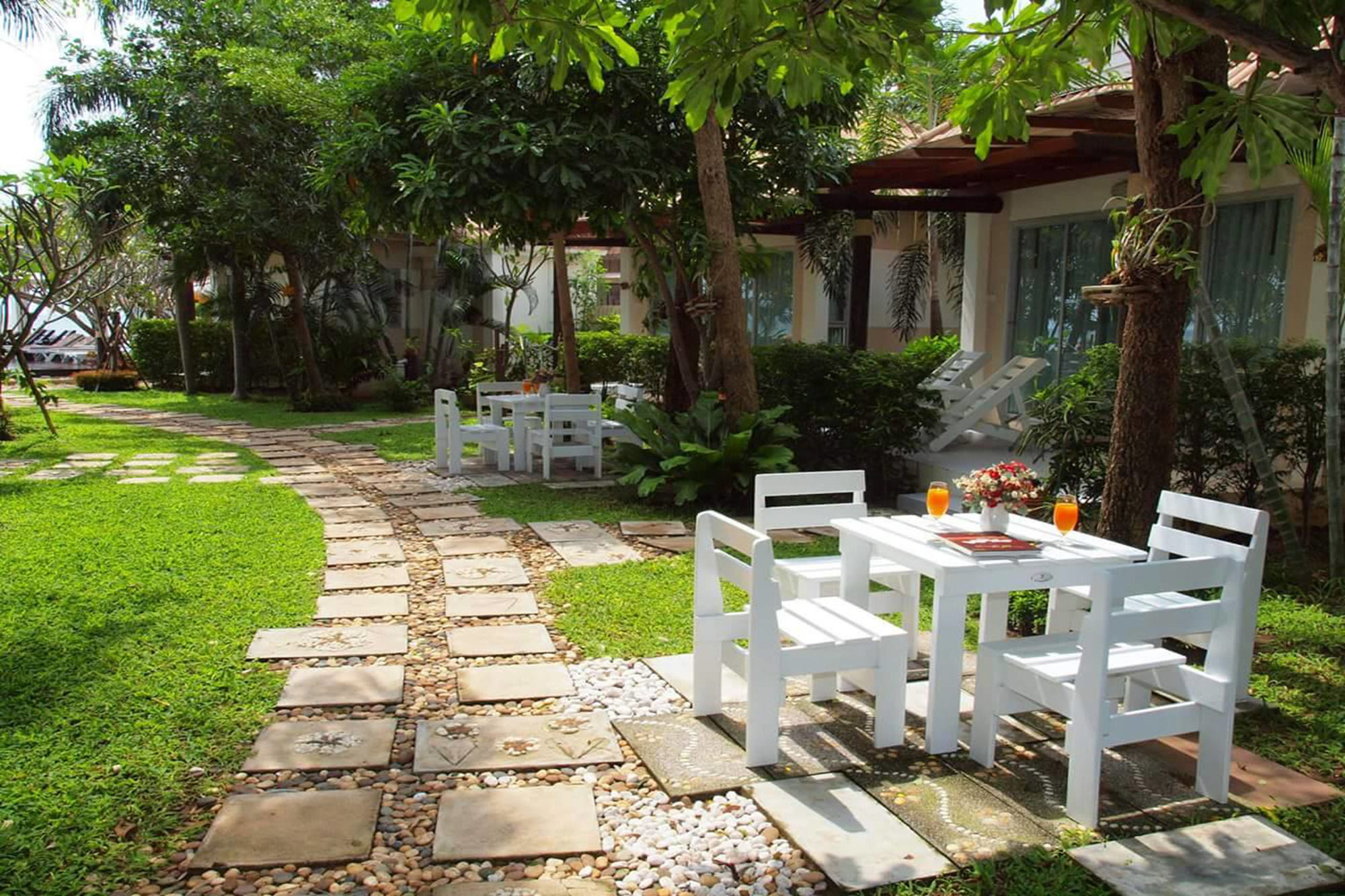 Chez Nous Boutique Resort Haad Chao Samran Exterior photo