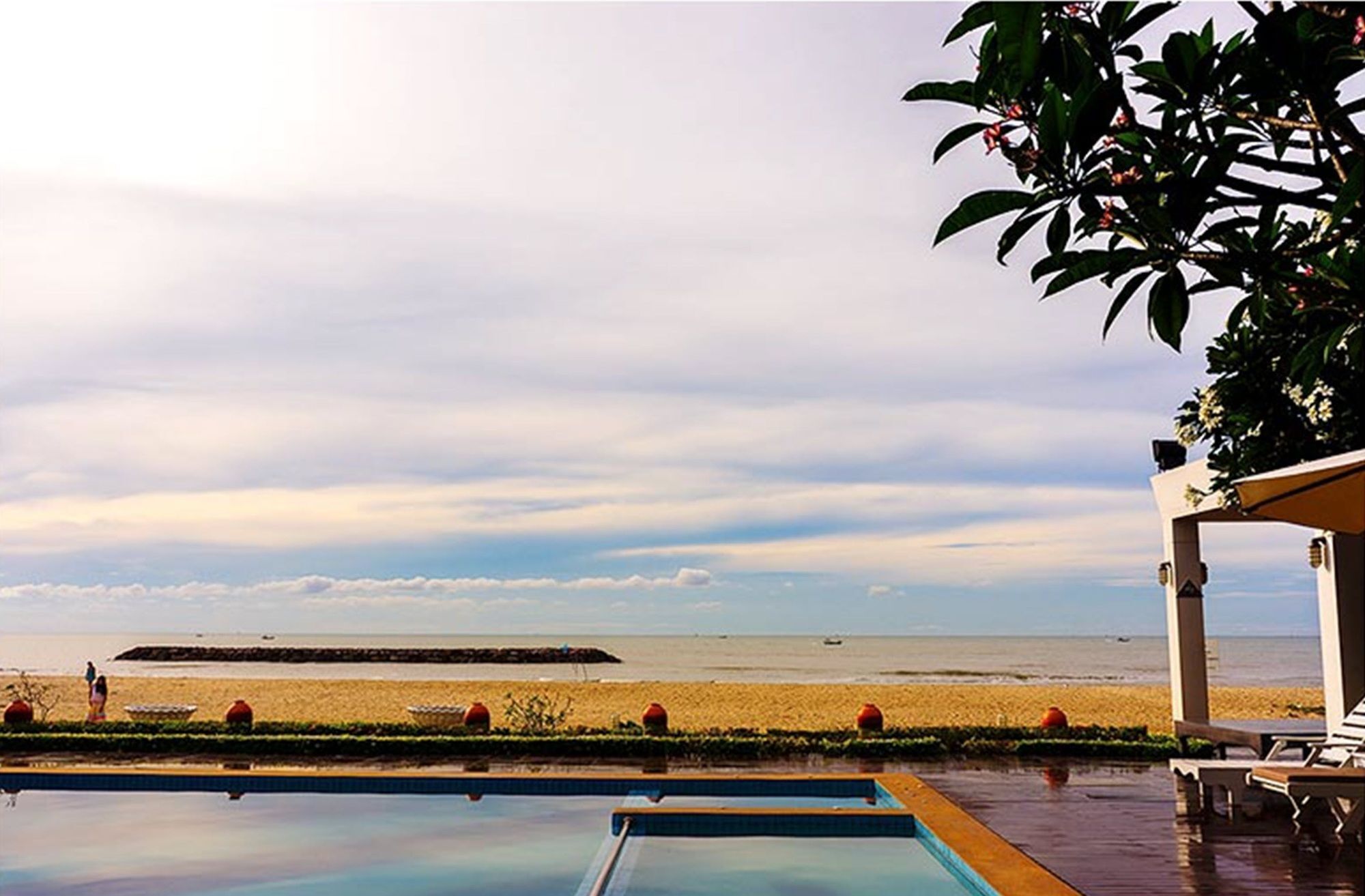 Chez Nous Boutique Resort Haad Chao Samran Exterior photo