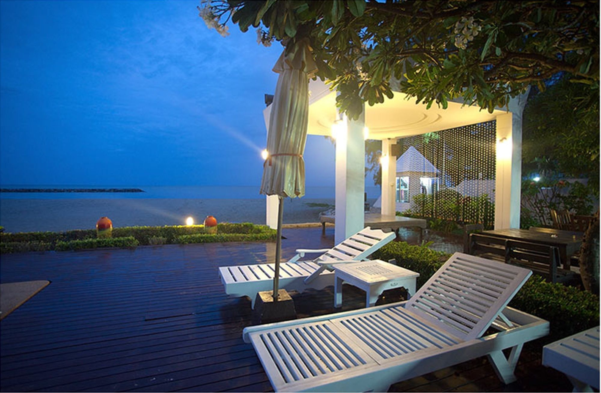 Chez Nous Boutique Resort Haad Chao Samran Exterior photo